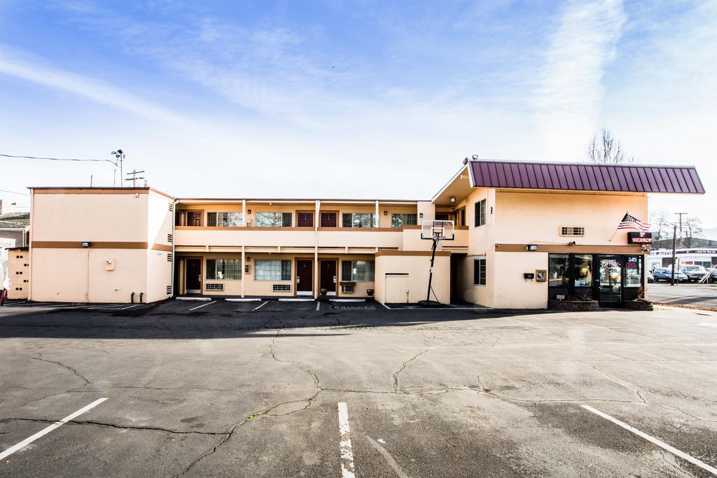 Budget Inn Of America Medford Exteriör bild