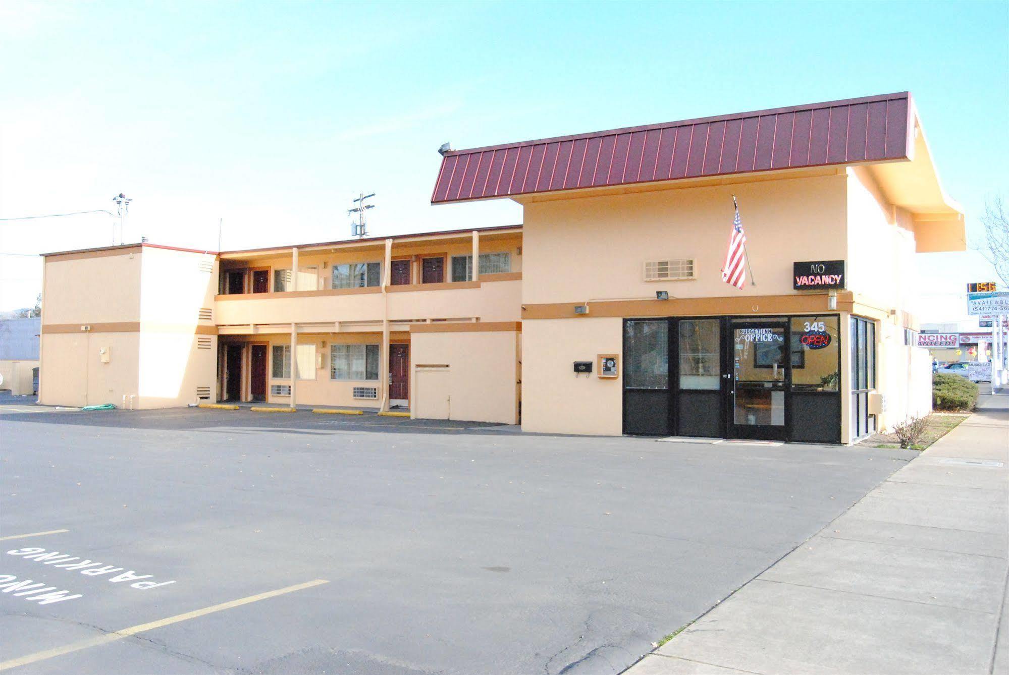 Budget Inn Of America Medford Exteriör bild